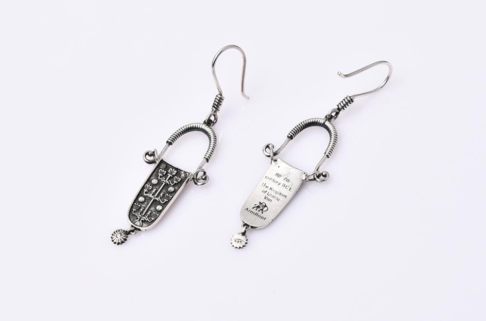 Small Earrings "Van " thumbnail