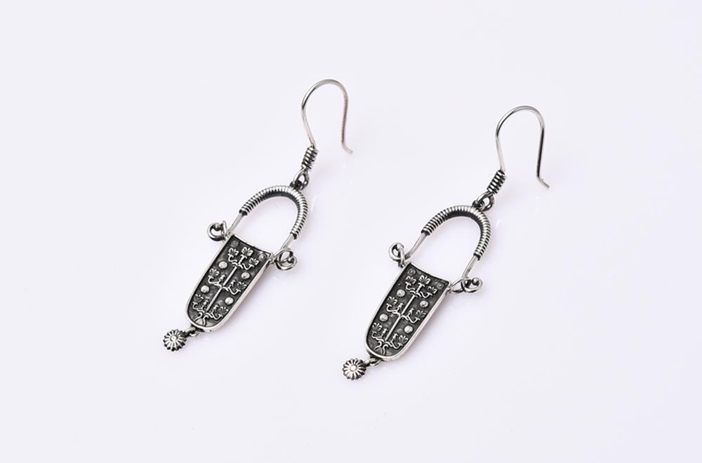 Small Earrings "Van " thumbnail
