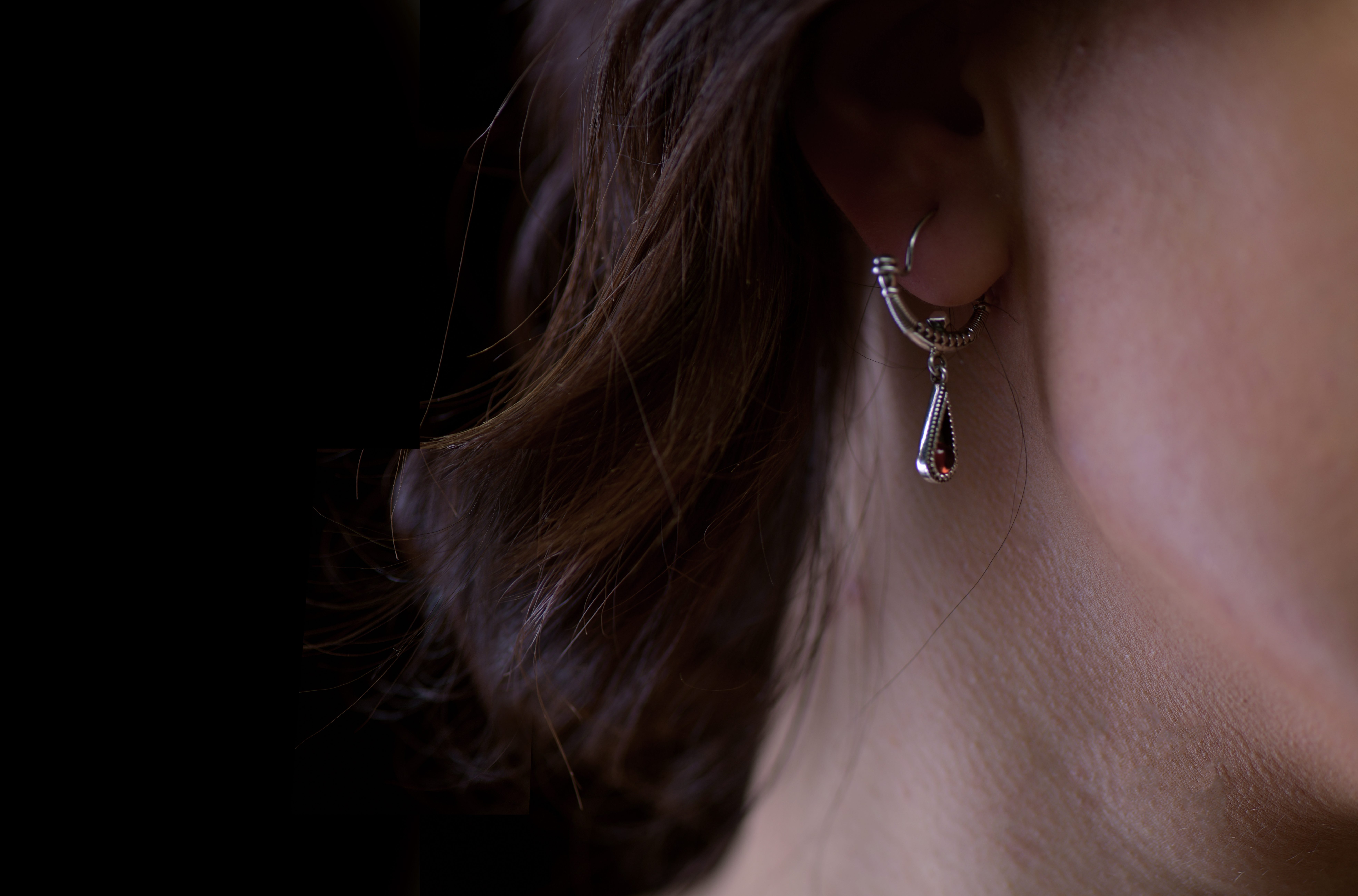 Small Earrings with Round Stones  "Daghdghan"