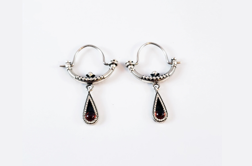 Small Earrings with Round Stones  "Daghdghan"