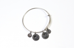 Hiraola's Product Image