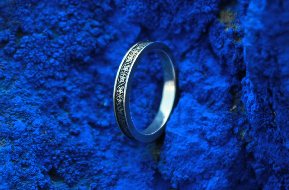 Hiraola's Product Image