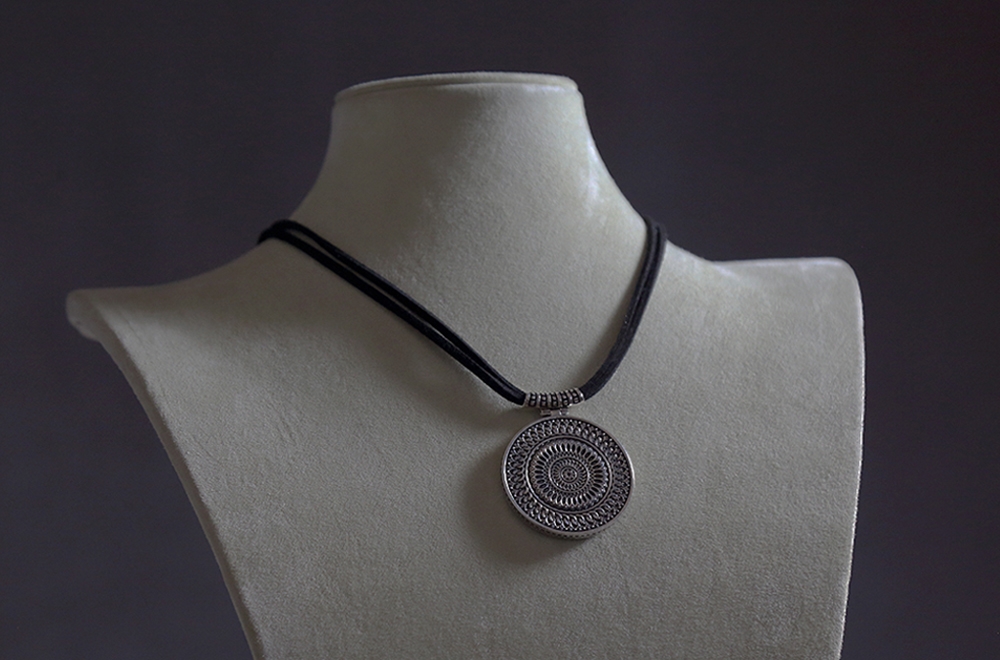 Hiraola's Product Image