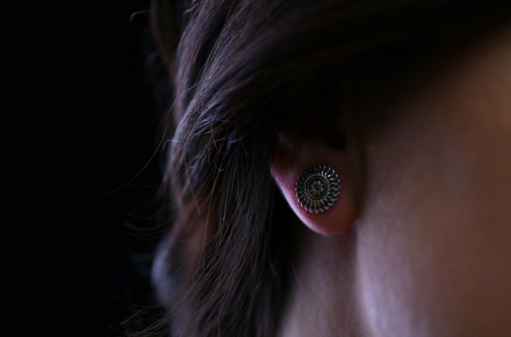 Puset Earring "Tha Sun"