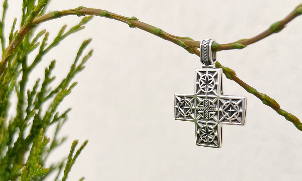 Equal-Armed Cross for Man "Gatanaxsh"