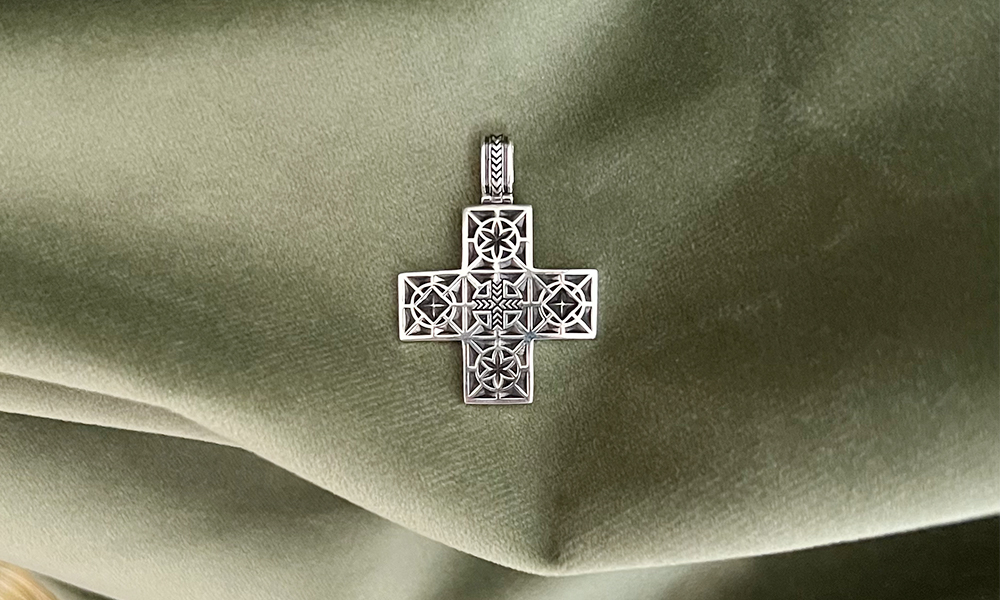 Equal-Armed Cross for Man "Gatanaxsh"